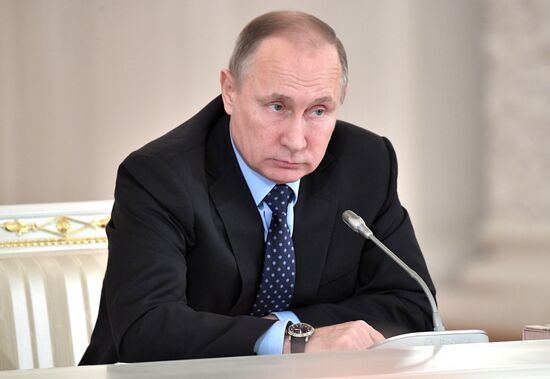 State Council holds meeting on Russia's environmental development