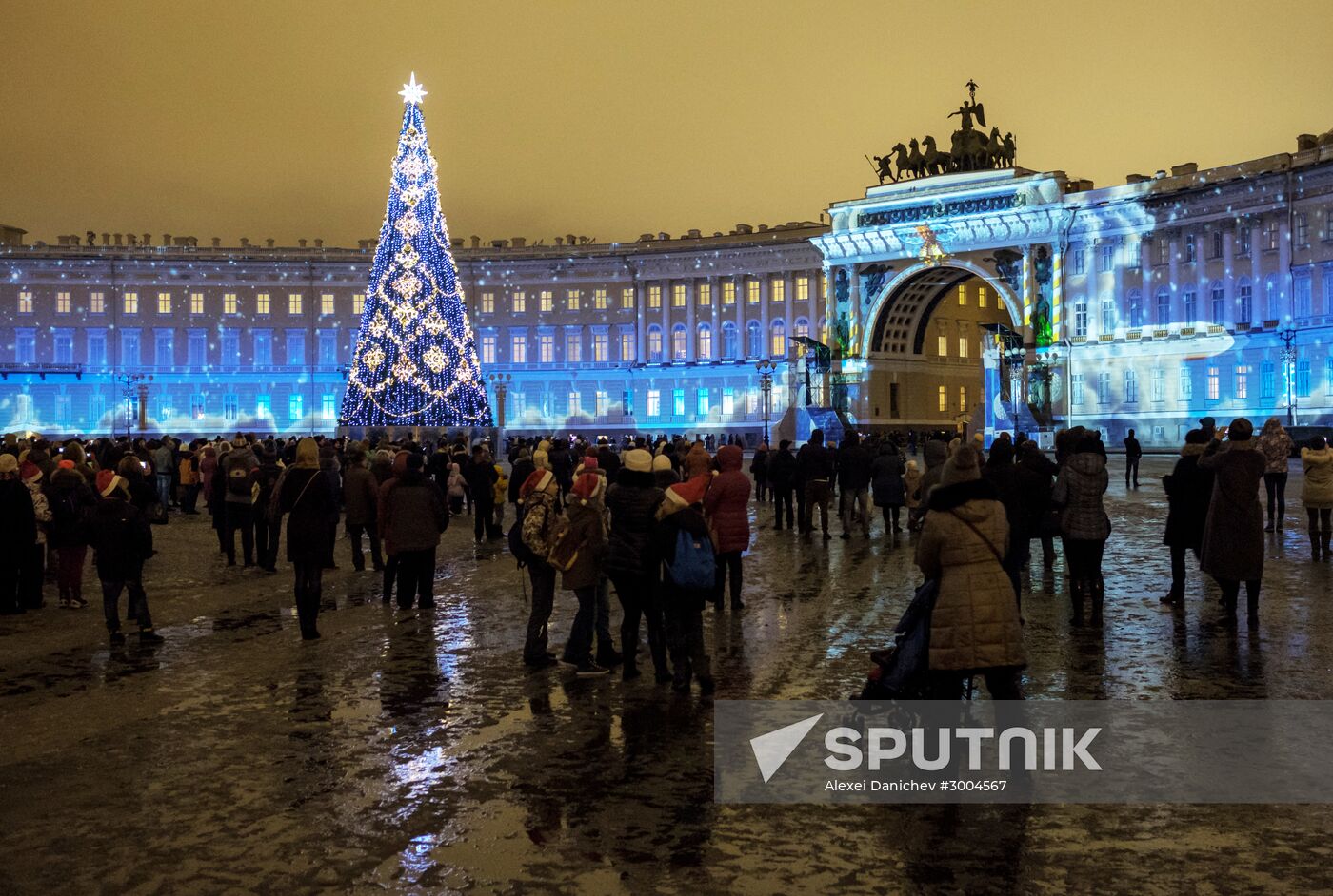 New Year's multimedia show of light technology in St. Petersburg