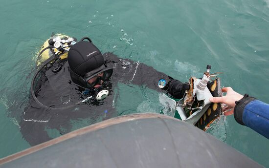 Search operation at Tu-154 crash site
