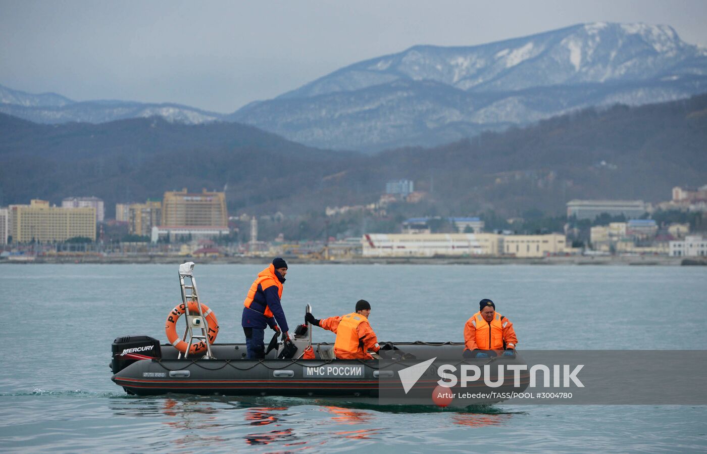 Search operation at Tu-154 crash site