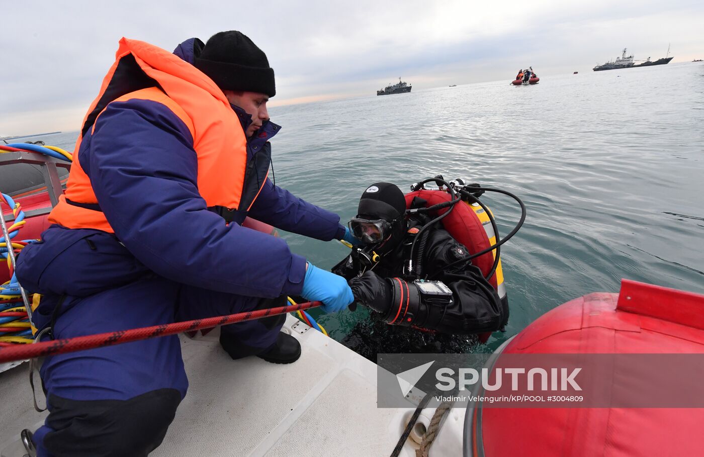 Search operation at Tu-154 crash site