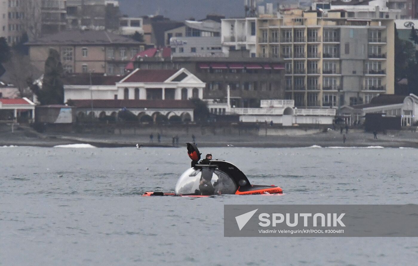 Search operation at Tu-154 crash site
