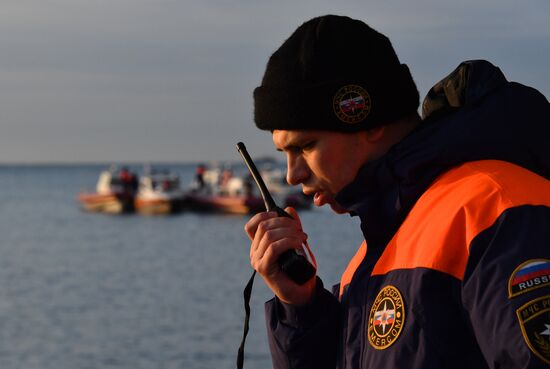 Search operation at Tu-154 crash site