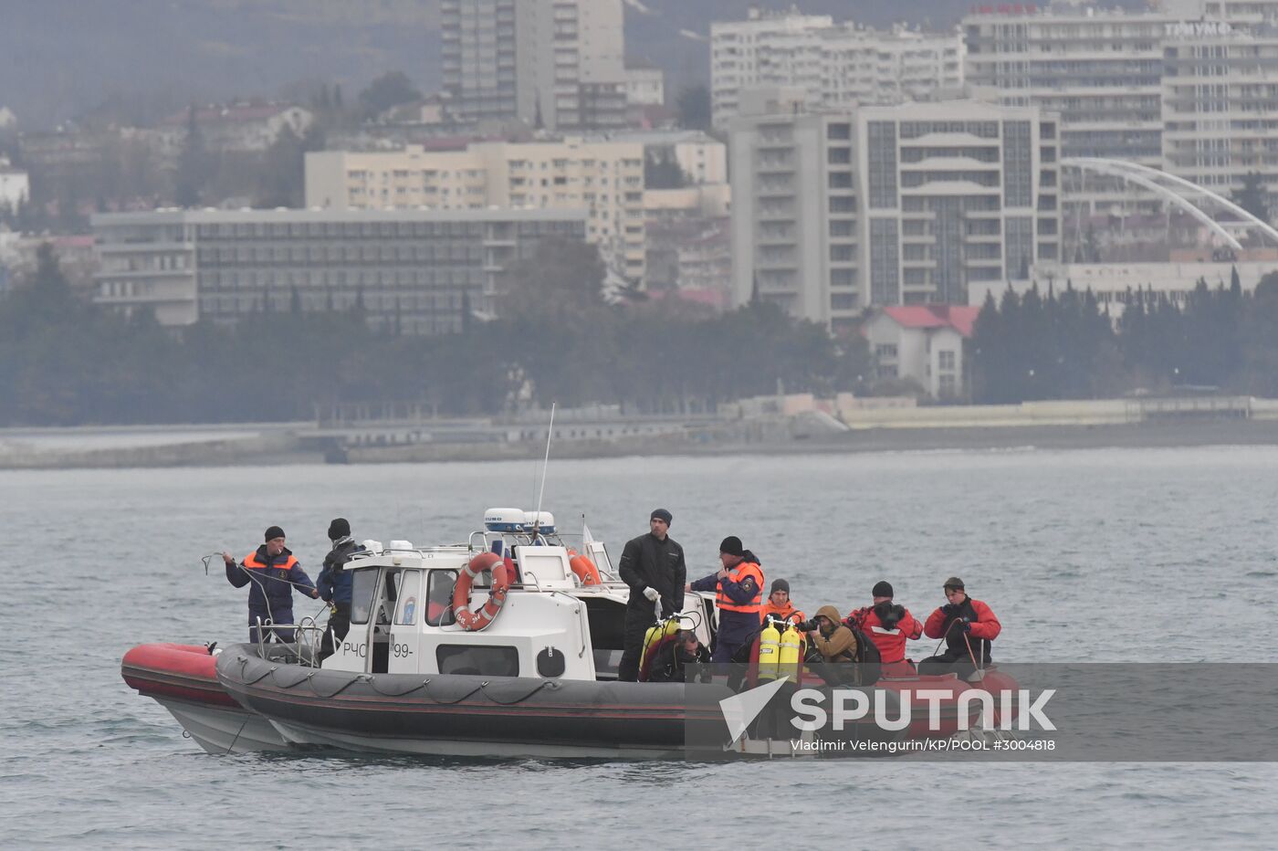 Search operation at Tu-154 crash site