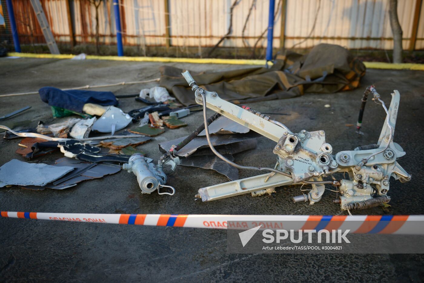 Search operation at Tu-154 crash site