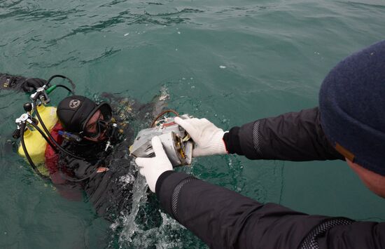 Search operation at Tu-154 crash site
