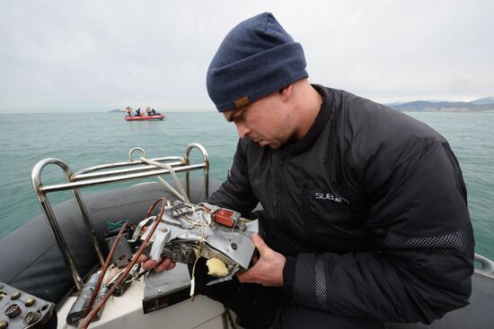 Search operation at Tu-154 crash site
