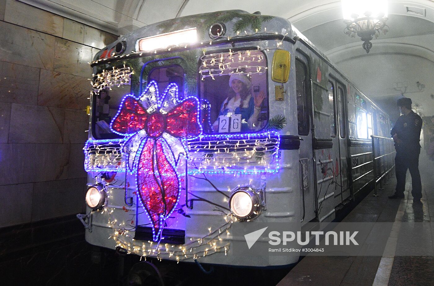 New Year's themed train at Moscow Metro