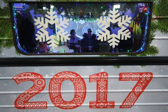 New Year's themed train at Moscow Metro