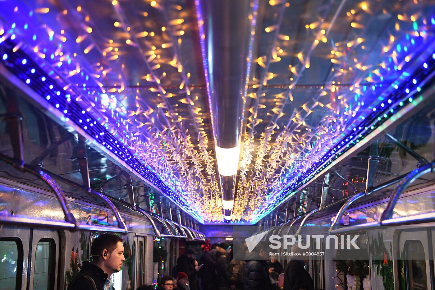 New Year's themed train at Moscow Metro