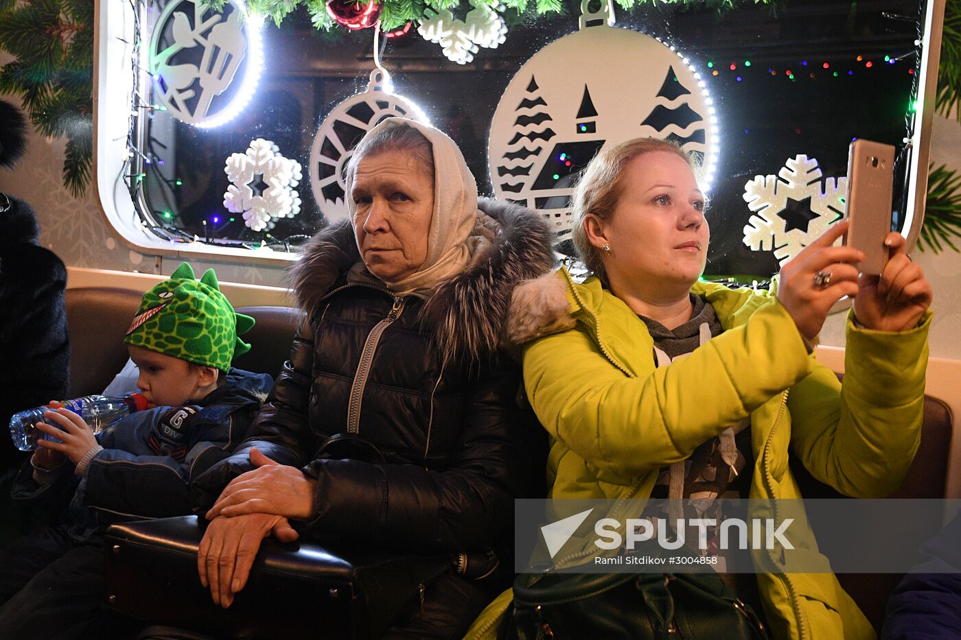 New Year's themed train at Moscow Metro