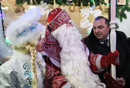 New Year's themed train at Moscow Metro