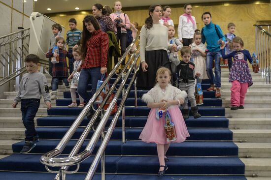 Russia's main New Year performance given at State Kremlin Palace