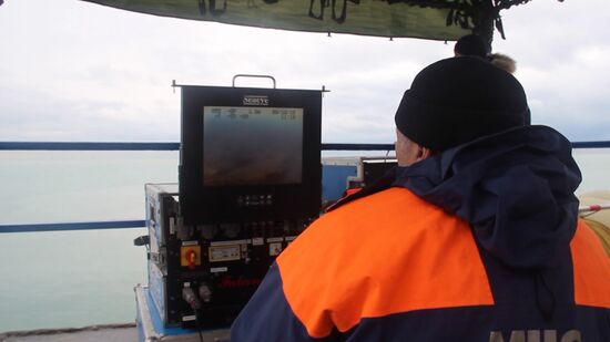 Search operations underway at Defense Ministry's Tu-154 crash site