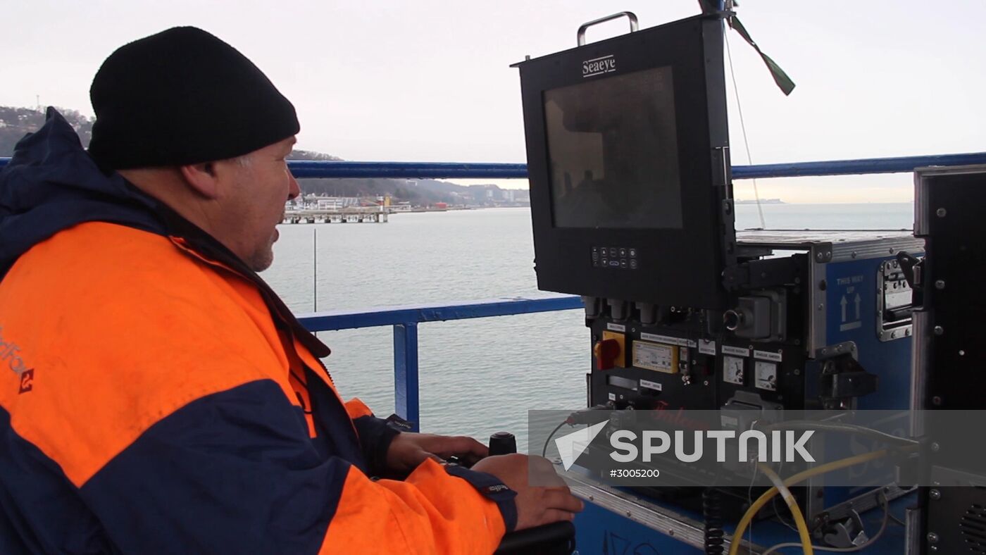 Search operations underway at Defense Ministry's Tu-154 crash site
