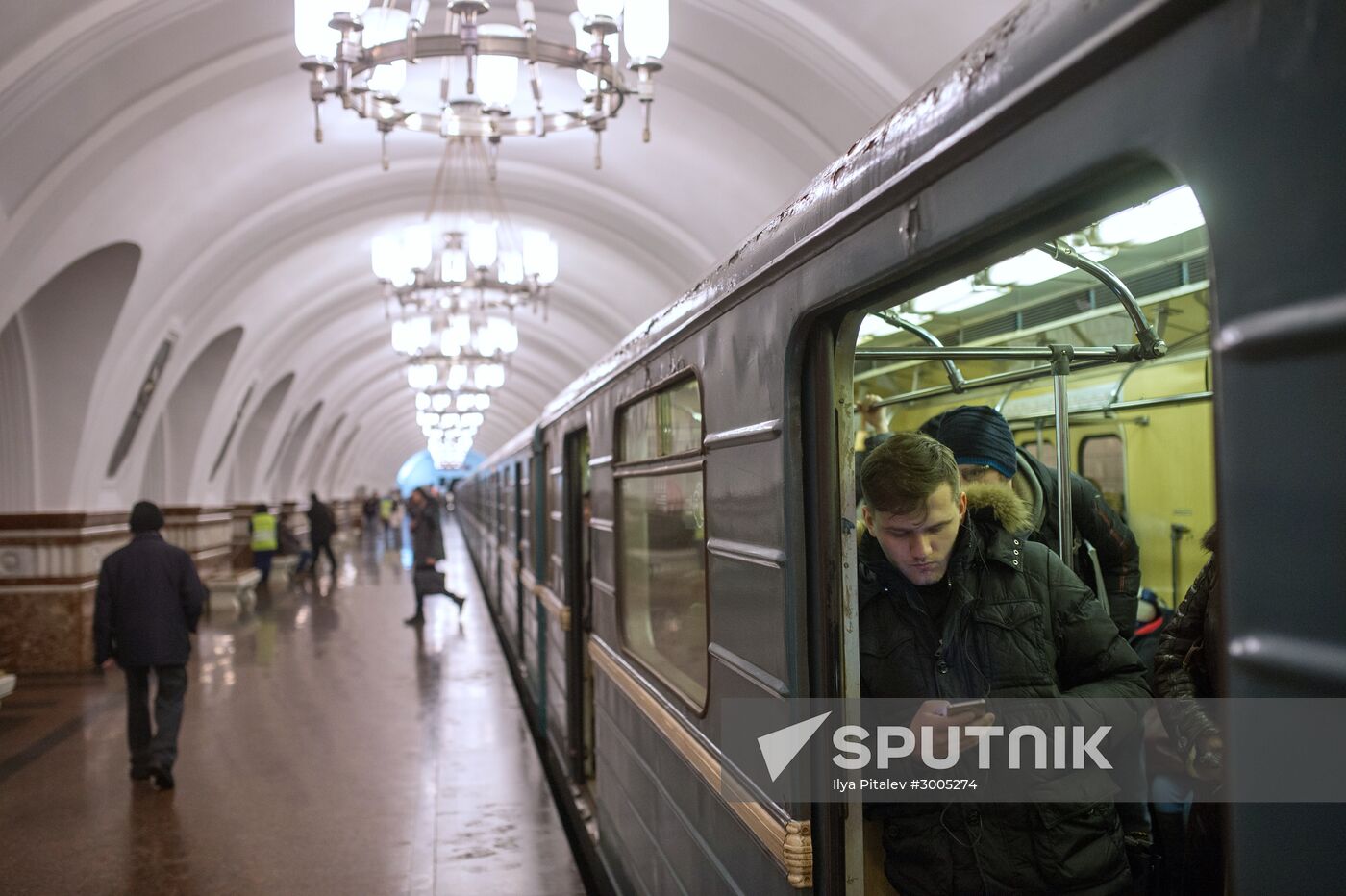Frunzenskaya metro station opens after renovation