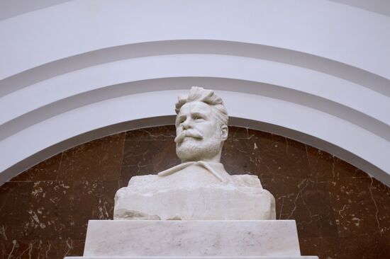 Frunzenskaya metro station opens after renovation