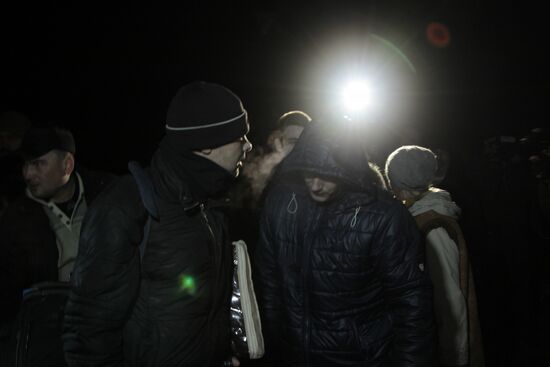DPR and Ukraine exchange war prisoners in Donetsk Region