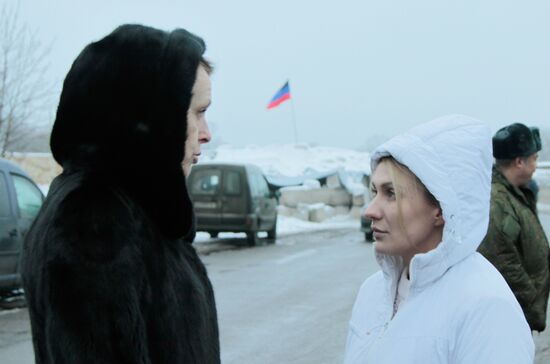 DPR and Ukraine exchange war prisoners in Donetsk Region