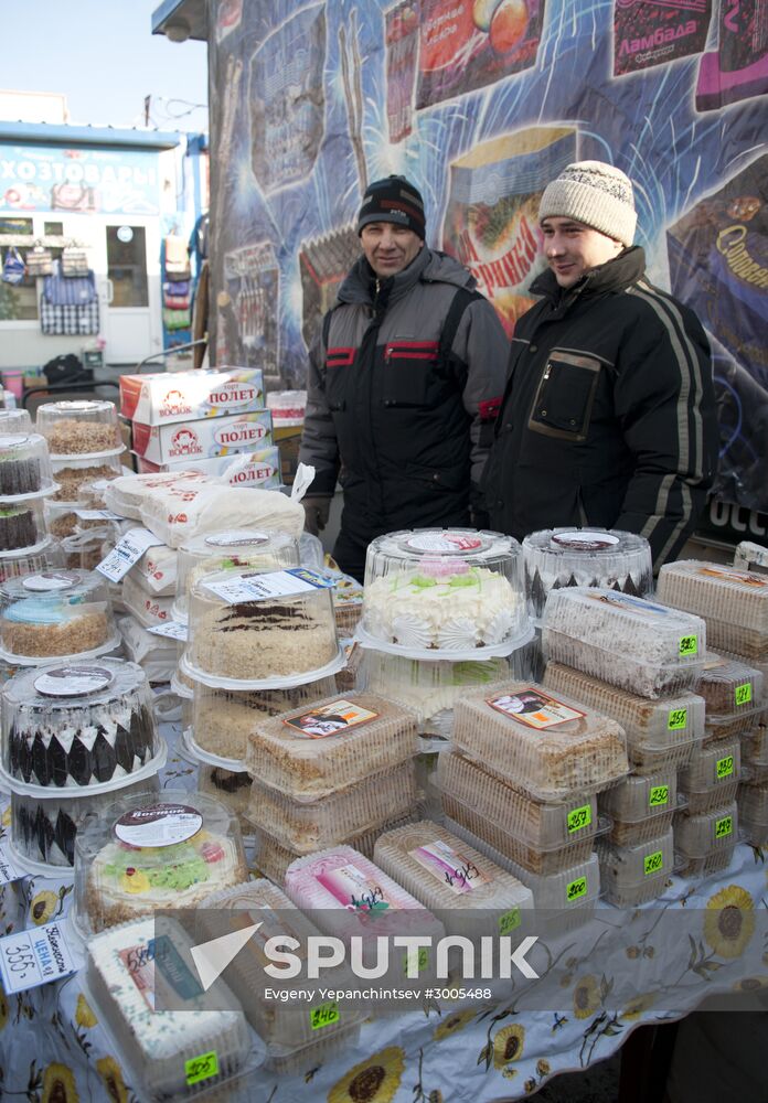 Preparing for New Year's Eve celebrations in Russian cities