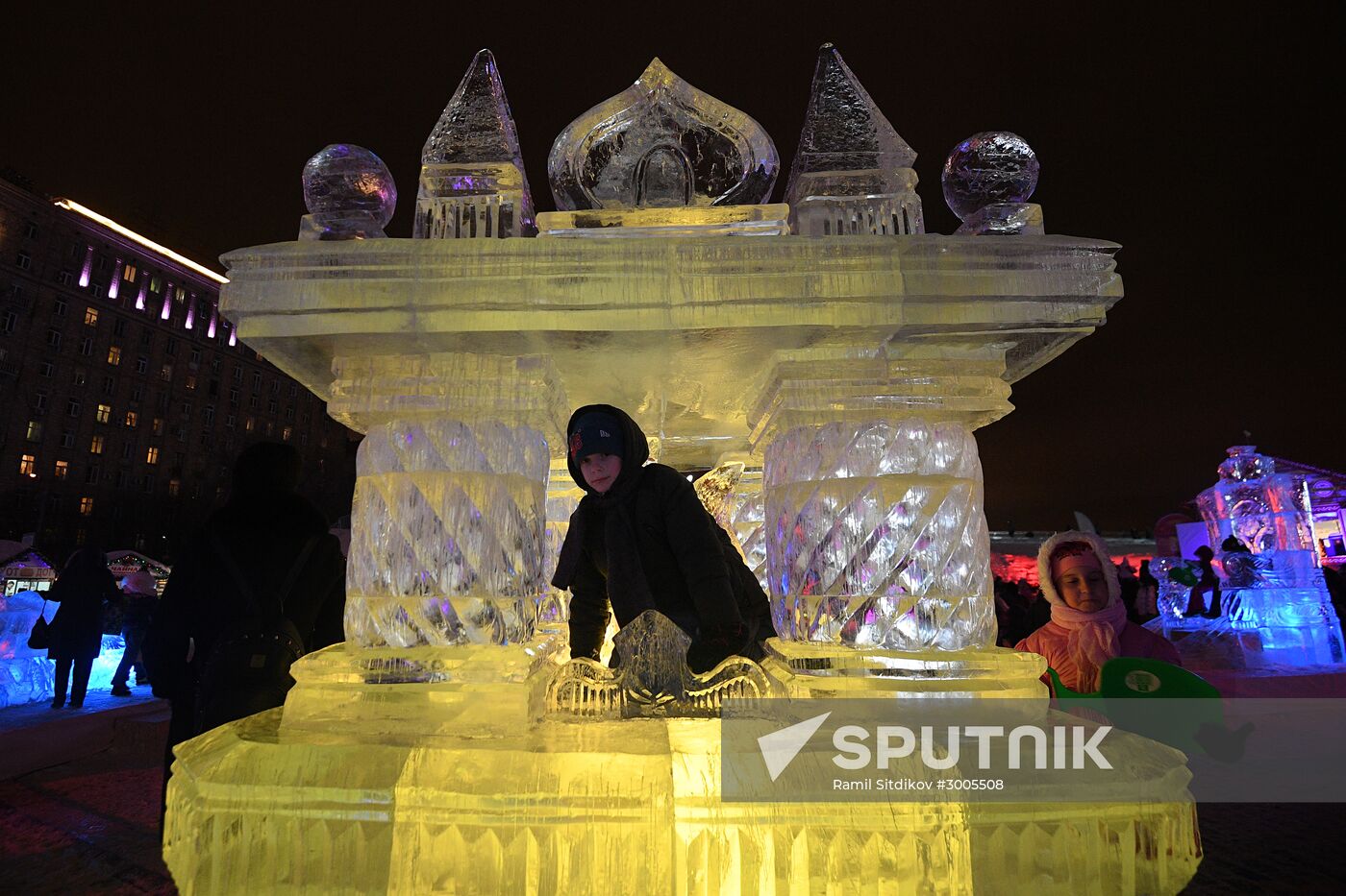 "Icy Moscow: Family Circle" festival on New Year's Eve