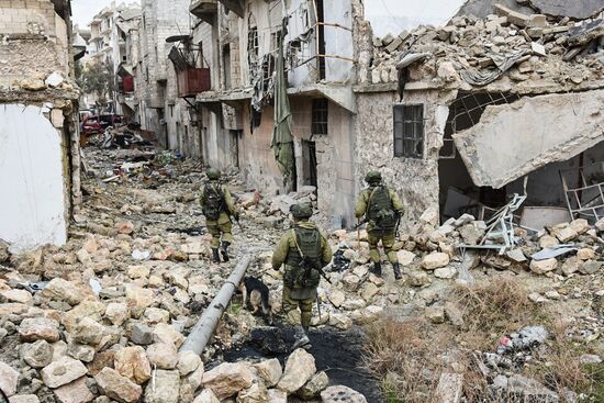 Demining operation in eastern Aleppo