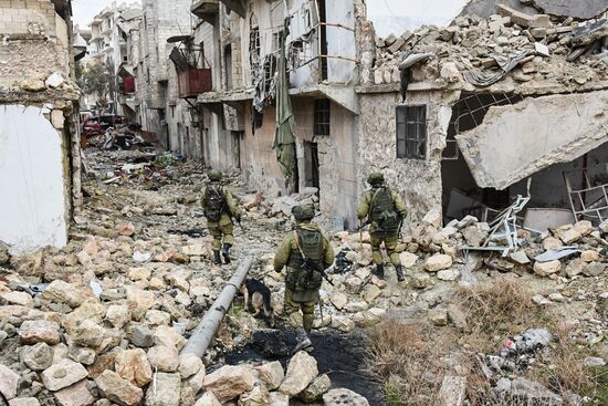 Demining operation in eastern Aleppo