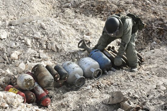 Demining operation in eastern Aleppo