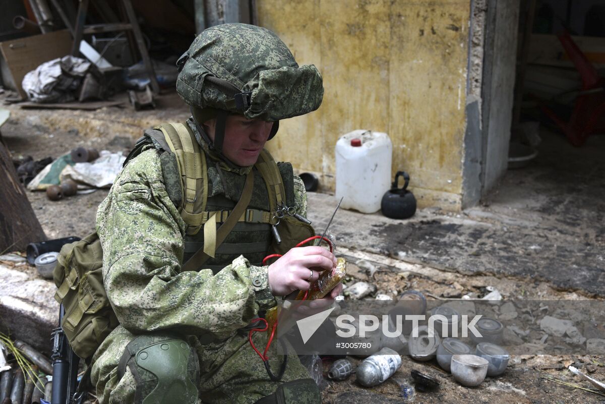 Demining operation in eastern Aleppo