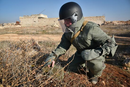 Demining operation in eastern Aleppo