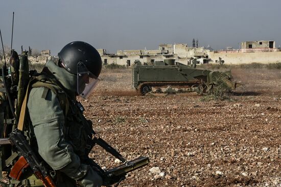 Demining operation in eastern Aleppo