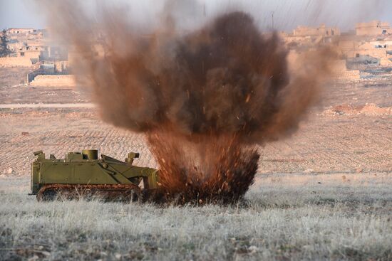 Demining operation in eastern Aleppo