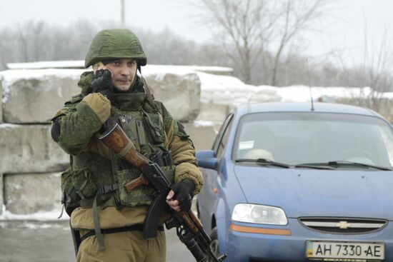 DPR and Ukraine exchange war prisoners in Donetsk Region