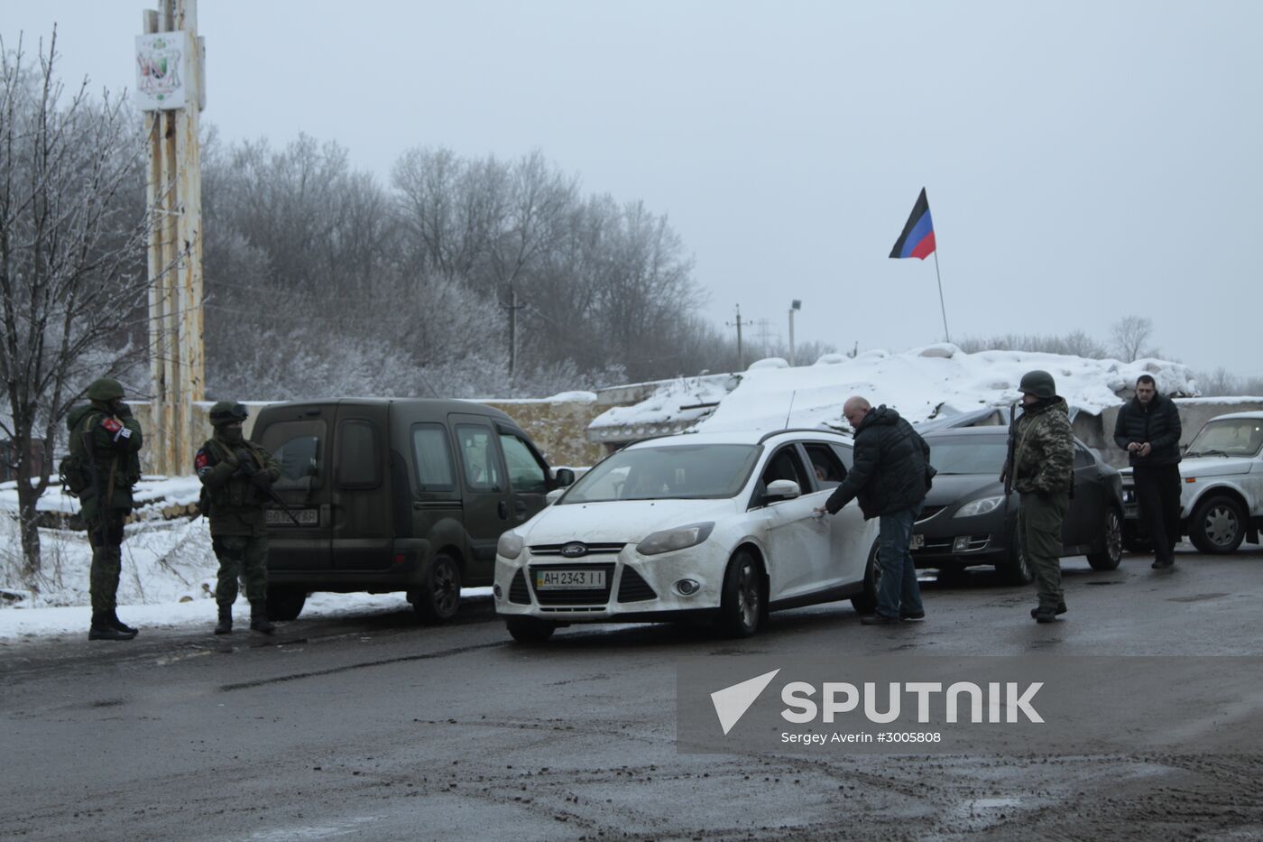 DPR and Ukraine exchange war prisoners in Donetsk Region