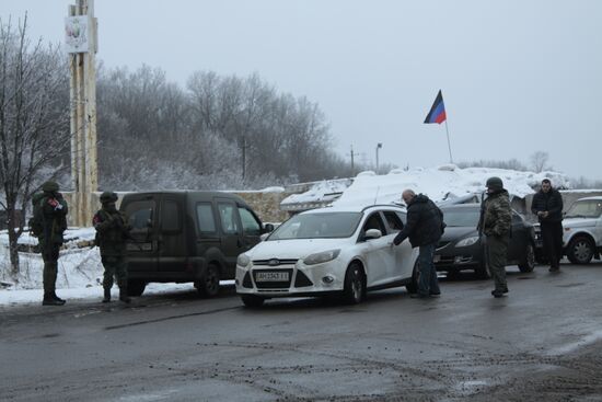 DPR and Ukraine exchange war prisoners in Donetsk Region