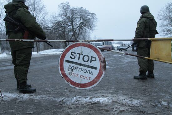DPR and Ukraine exchange war prisoners in Donetsk Region