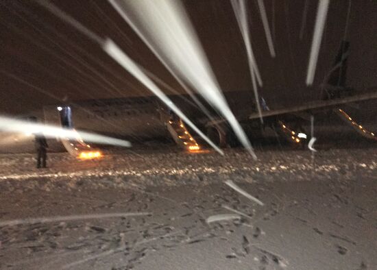 Emergency landing at Khrabrovo Airport