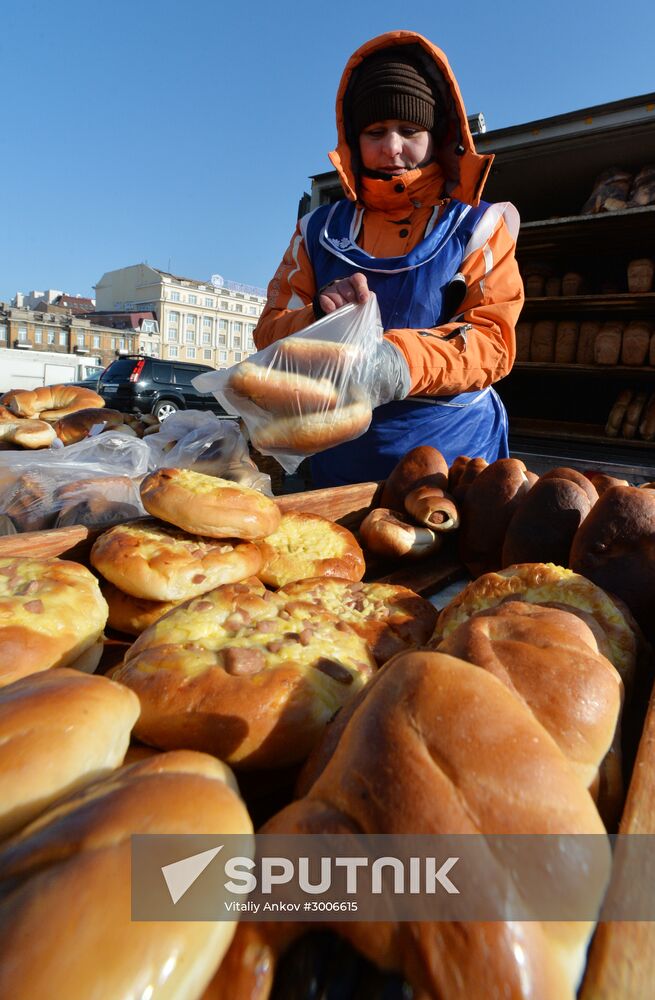 Food Christmas fair in Vladivostok