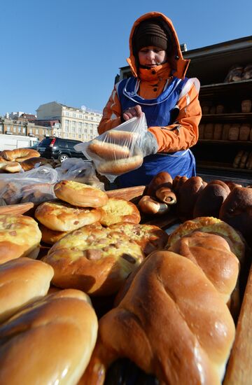 Food Christmas fair in Vladivostok