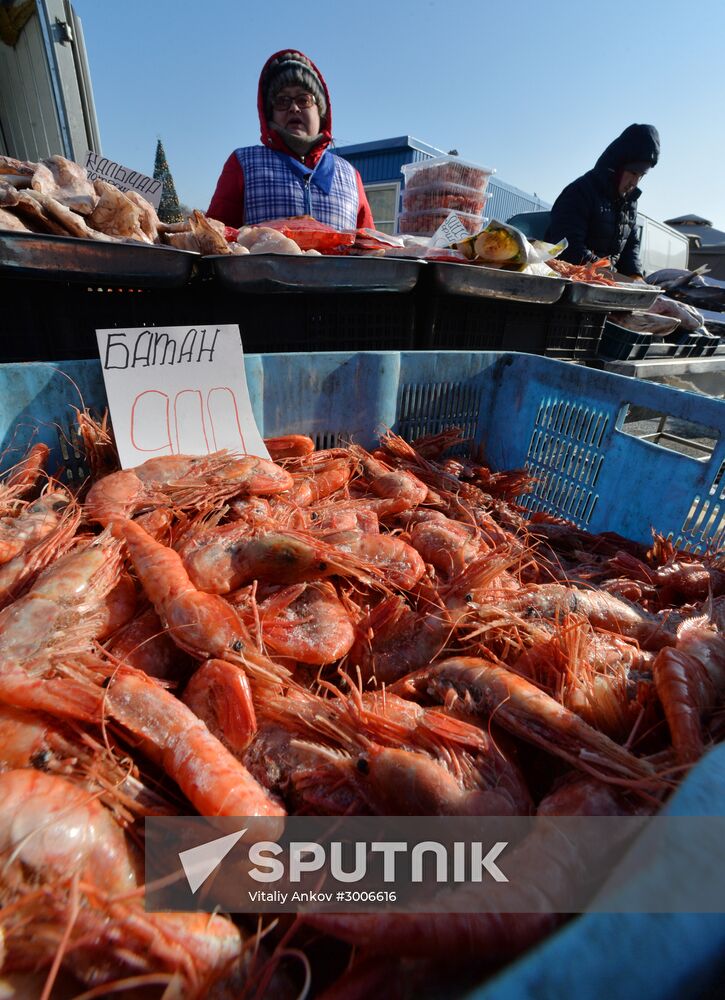 Food Christmas fair in Vladivostok