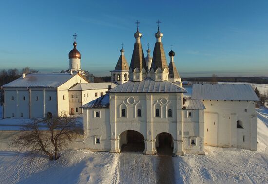 Central Russia monasteries and churches
