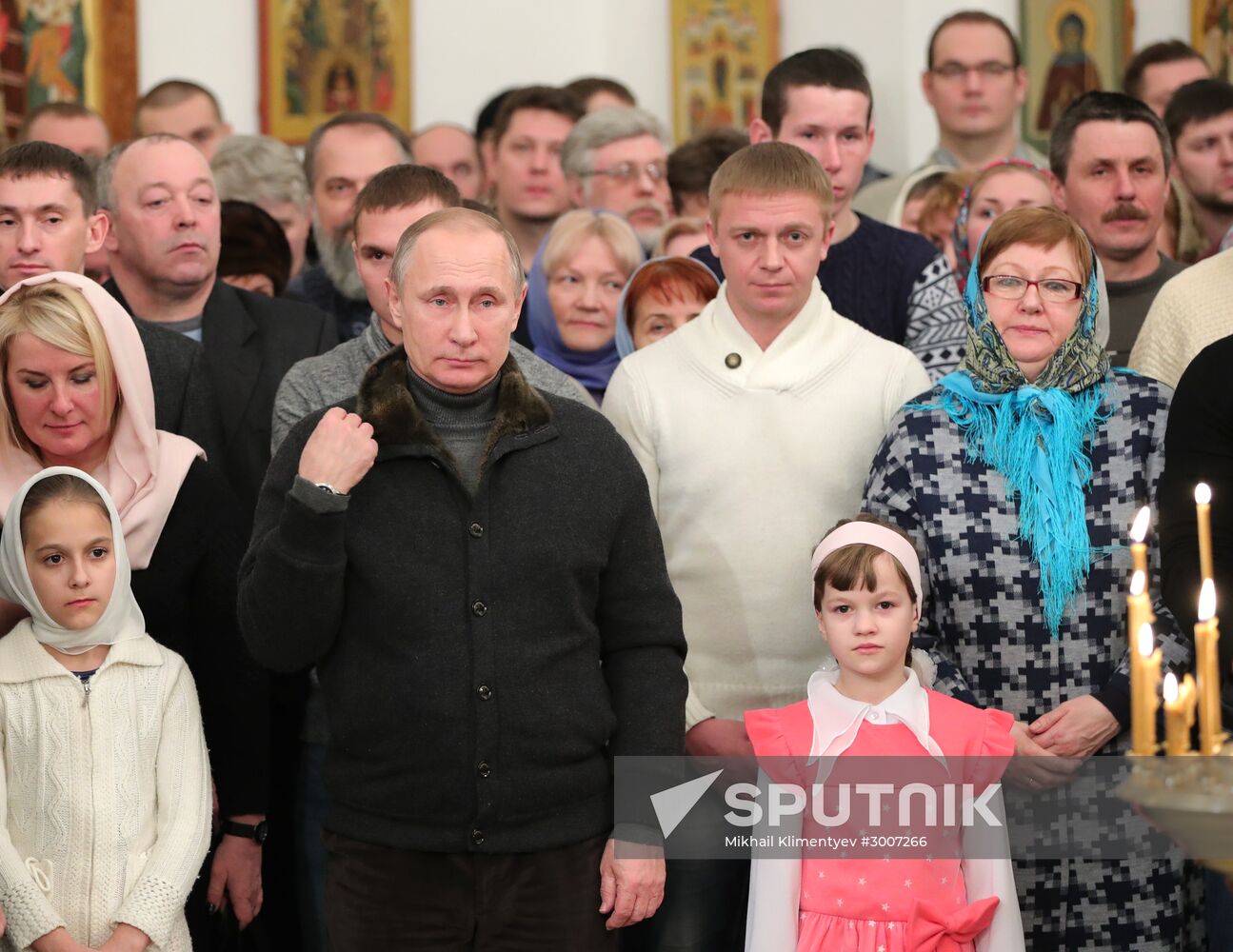 President Putin attends Christmas service
