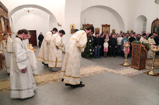 President Putin attends Christmas service