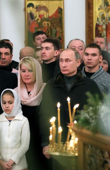 President Putin attends Christmas service