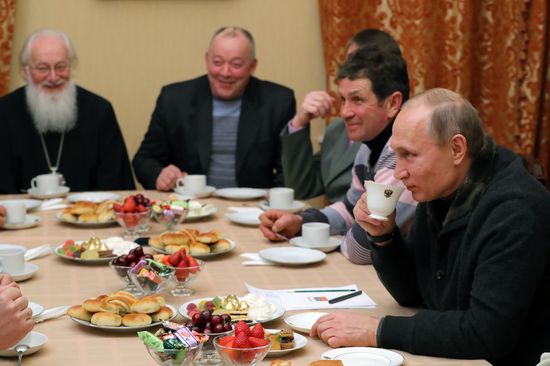 President Putin attends Christmas service