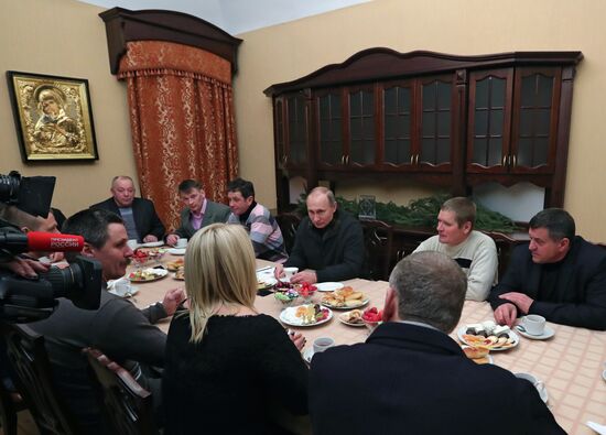President Putin attends Christmas service