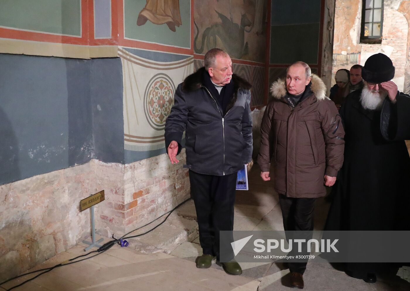 President Putin attends Christmas service