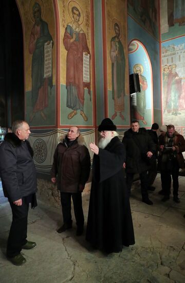 President Putin attends Christmas service