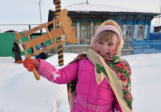 Christmas fortune telling and carol singing in Chelyabinsk Region