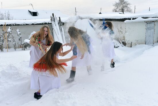 Christmas fortune telling and carol singing in Chelyabinsk Region